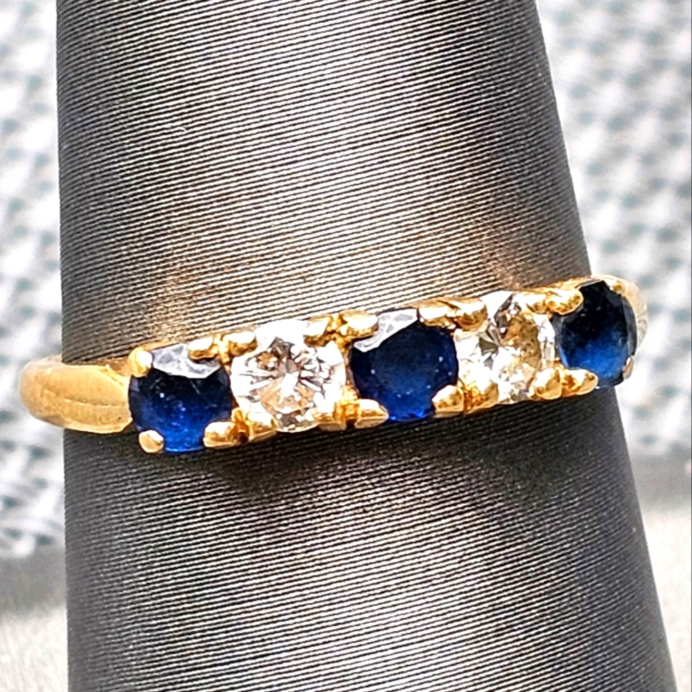 AMAZING 14K YELLOW GOLD SAPPHIRES AND DIAMONDS RING SIZE 7.75